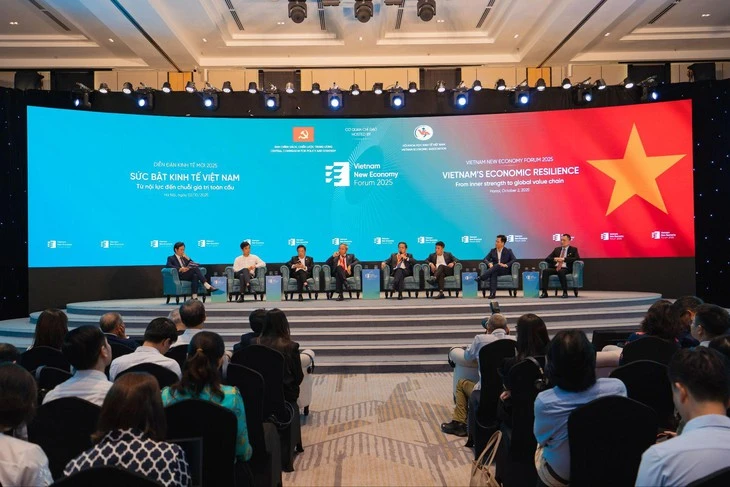 Long Châu lọt 'Top 10 thương hiệu tăng trưởng ấn tượng'