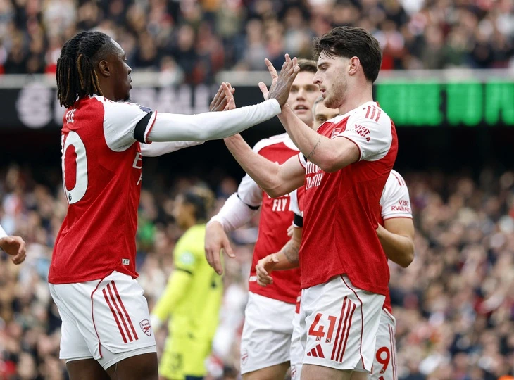 Dẫn đầu Premier League nhưng Arsenal vẫn lo sốt vó vì Odegaard và Declan Rice chấn thương