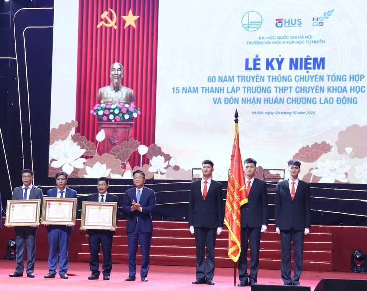 Những kỷ lục 'vô tiền khoáng hậu' ở ngôi trường chuyên khoa học tự nhiên