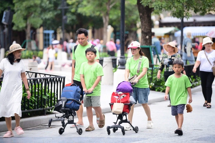 Hỗ trợ 5 triệu đồng cho phụ nữ sinh đủ 2 con trước 35 tuổi: Vui nhiều, băn khoăn cũng có