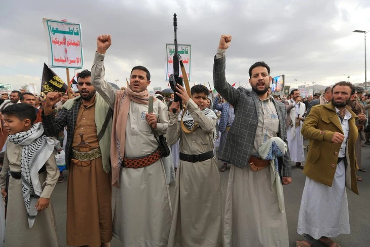 Houthi tố Mỹ không kích cảng dầu tại Yemen khiến 38 người chết