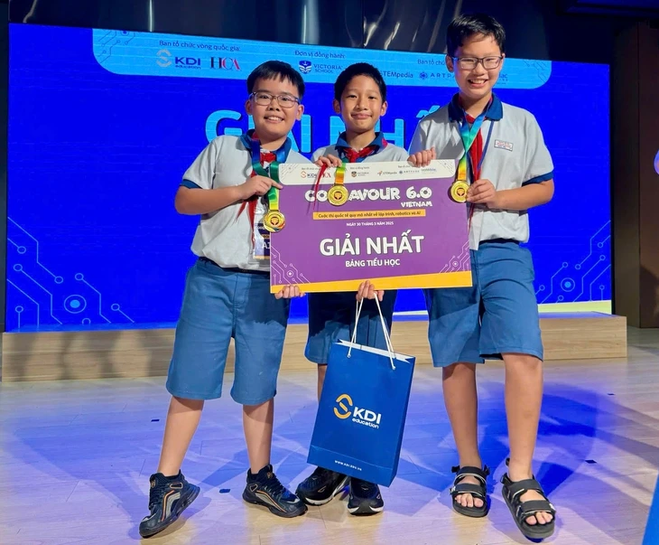 Học sinh lớp 5 làm ứng dụng AI phát hiện tài xế buồn ngủ