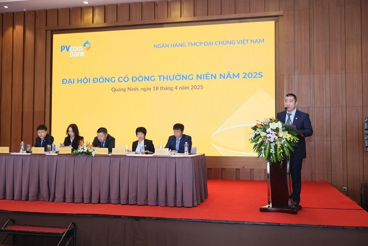 Mùa đại hội ngân hàng: 'nóng' chuyện tinh gọn nhân sự, đưa AI giám sát ngăn ngừa rủi ro