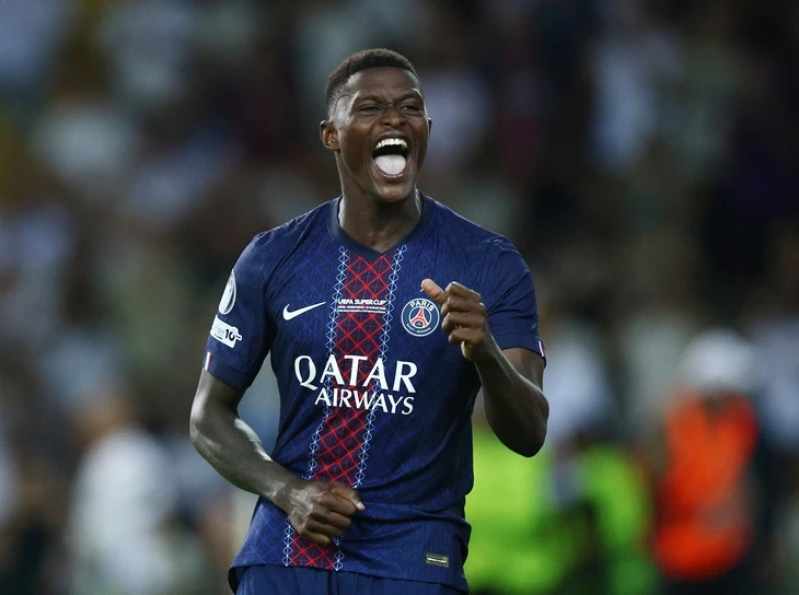 Xuất hiện cầu thủ có nhiều danh hiệu hơn Ronaldo và Messi ở độ tuổi 23