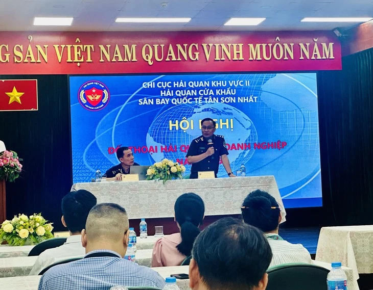 Nhiều quy định mới về doanh nghiệp ưu tiên khi làm thủ tục hải quan