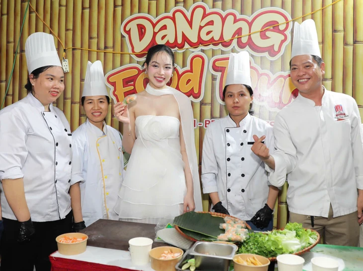 Mono, Mỹ Mỹ, Orange, DJ Peeka… biểu diễn trước 20.000 khán giả mở màn mùa du lịch hè Đà Nẵng