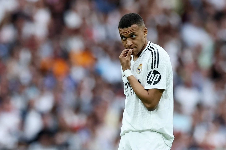 PSG lật ngược thế cờ trong cuộc chiến pháp lý với Mbappe