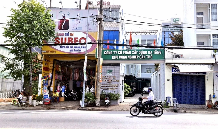 Cho thuê đất 4 USD/m², ghi hợp đồng 3 USD/m², dùng tiền trục lợi đi hối lộ