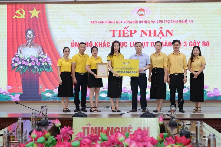PVcomBank hỗ trợ nhân dân Nghệ An 1 tỷ đồng