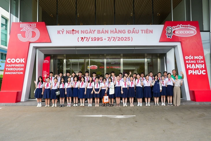 Trải nghiệm thực tế nhà máy Acecook: vừa học vừa chơi