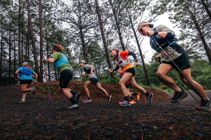 Gần 1.000 VĐV tham gia Vietnam Highlands Trail 2025 tại Lâm Đồng