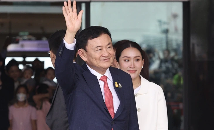 Gia đình thông báo về tình trạng của ông Thaksin sau 30 ngày ở trại giam