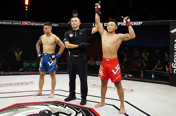 Võ sĩ Việt bị knock-out sau 18 giây ở Lion Championship 27