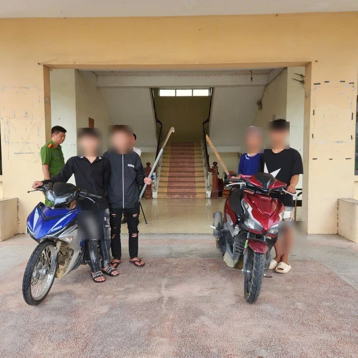 Bốn thanh niên truy đuổi đánh người và gây tai nạn làm bé 6 tuổi tử vong thương tâm
