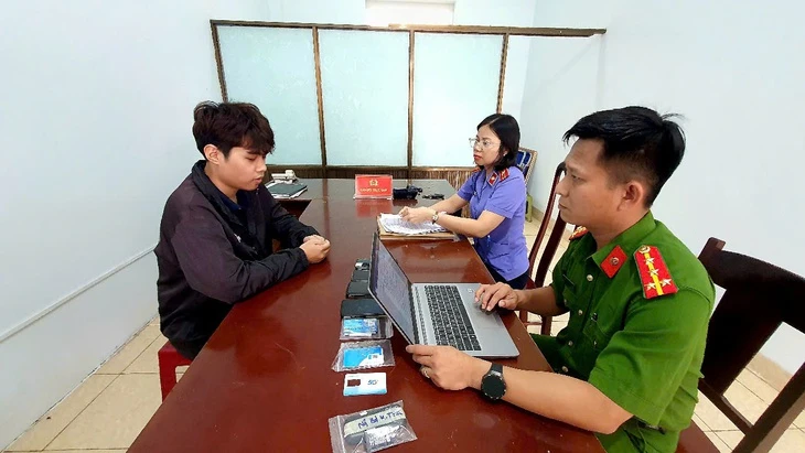 Nam sinh viên lên mạng lừa bán ô tô giá rẻ, chiếm đoạt tiền của 28 người