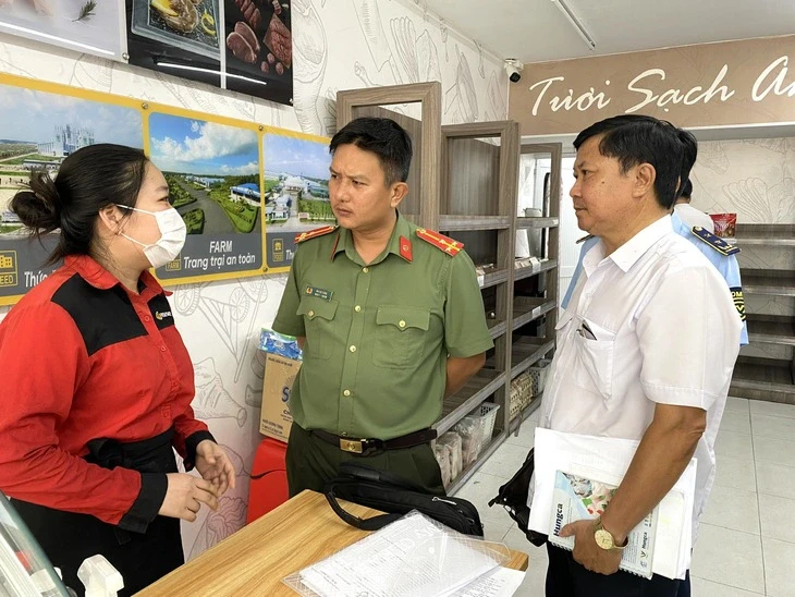 Cục Chăn nuôi báo cáo lên Bộ vụ C.P Việt Nam: Chưa phát hiện sản phẩm gà heo bệnh
