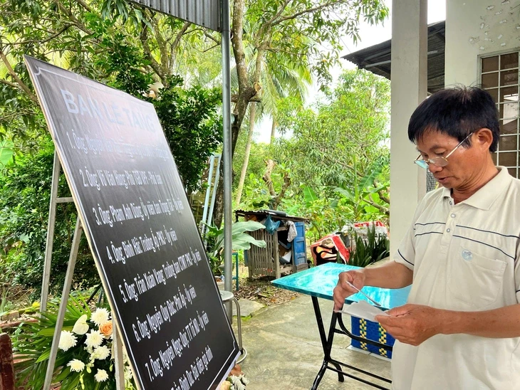 Linh cữu trọng tài Trần Đình Thịnh về tới quê nhà, bao ấp ủ đành gác lại