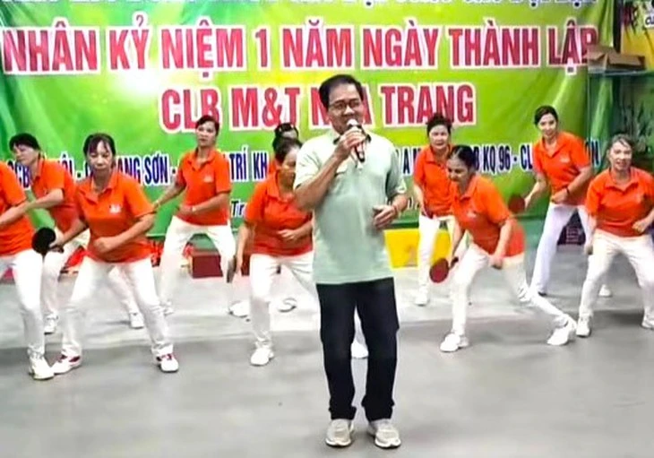Bất ngờ với 'ca sĩ' thể hiện bài hát cổ động Tôi yêu bóng bàn