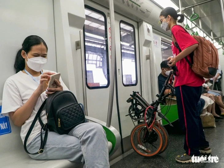 Hà Nội triển khai loại vé đi được cả xe buýt và metro, bán giá gần 6 triệu đồng/năm
