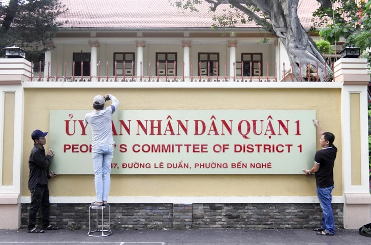 Trụ sở quận 1,TP.HCM đã đổi bảng tên thành phường Sài Gòn