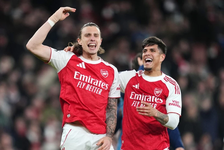 Arsenal và chức vô địch của nhiều cung bậc cảm xúc
