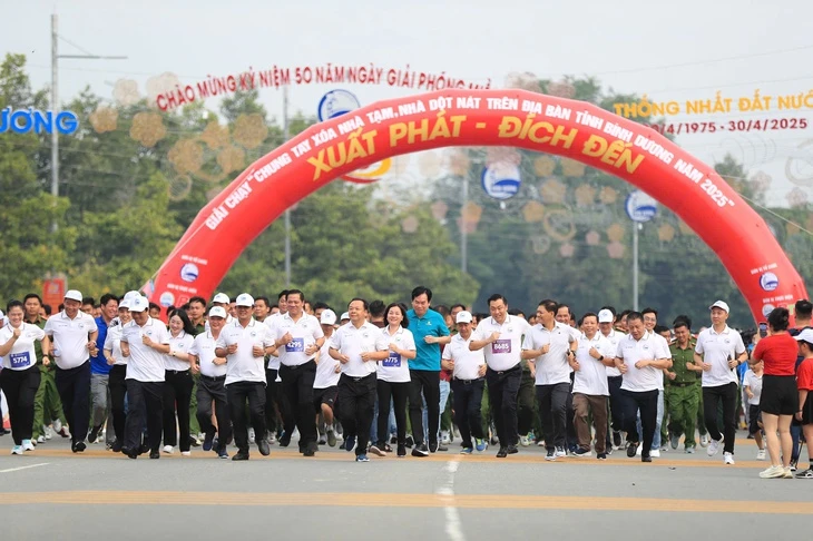 11.000 người chạy ủng hộ xóa nhà tạm, nhà dột nát ở Bình Dương