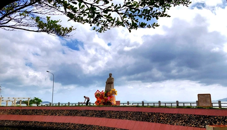 Nha Trang cho nhiều lãnh đạo xã phường được nghỉ việc sớm