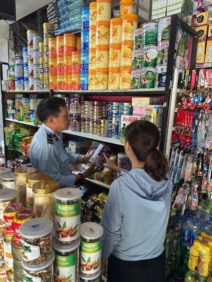 Chống buôn lậu, hàng giả 18-5: TP.HCM chuyển công an hồ sơ nhiều cơ sở kinh doanh thuốc giả