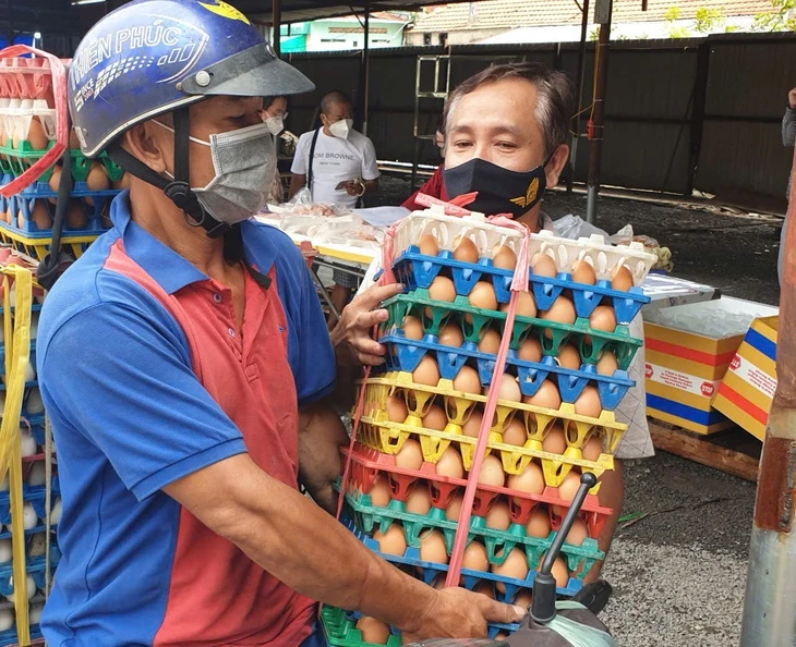 Xôn xao thông tin sản xuất trứng gà giả ở Việt Nam, hiệp hội gia cầm lên tiếng