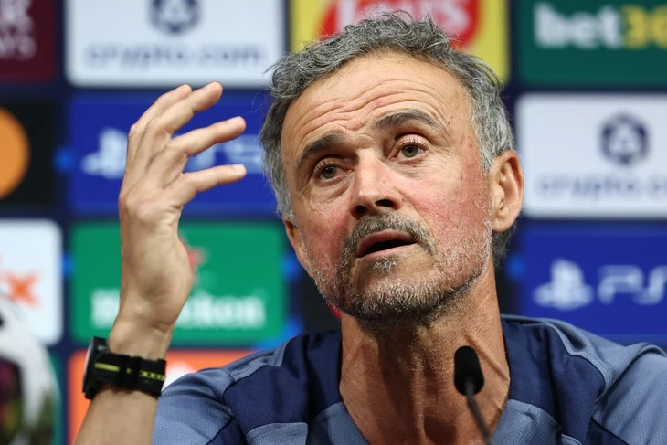 HLV Enrique ám chỉ PSG ở cửa trên so với Arsenal tại chung kết Champions League