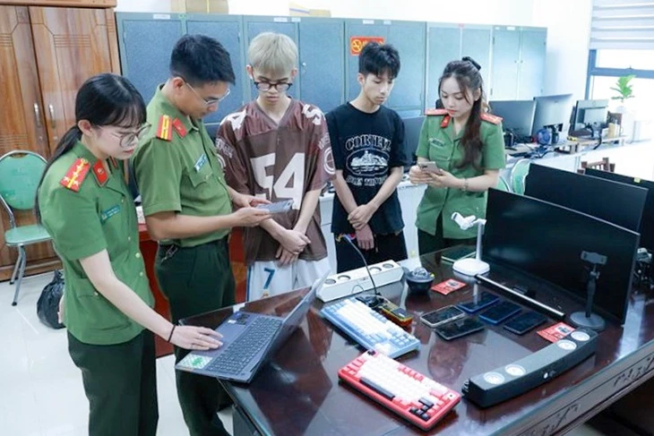Thanh niên 19 tuổi lừa đảo hàng nghìn người qua livestream đánh tài - xỉu