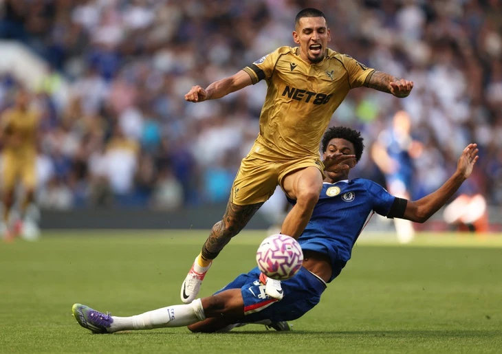 Chelsea gây thất vọng ở trận ra quân Premier League