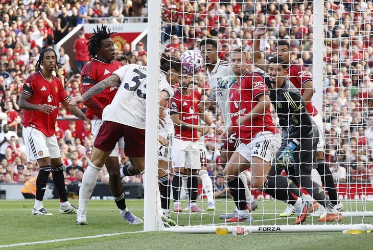 CĐV phát cuồng với chiến thuật kiếm phạt góc tinh quái của Arsenal