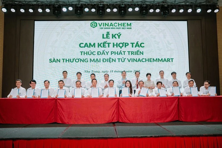 Vinachem bứt phá mạnh mẽ: hoàn thành xuất sắc mục tiêu tăng trưởng 8% cho 6 tháng đầu năm 2025