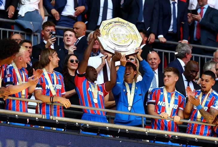 Crystal Palace nhận tin buồn sau khi đoạt Siêu cúp Anh