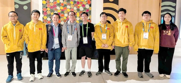Nhà toán học Lê Bá Khánh Trình: 'Học trò đã nâng tôi lên'