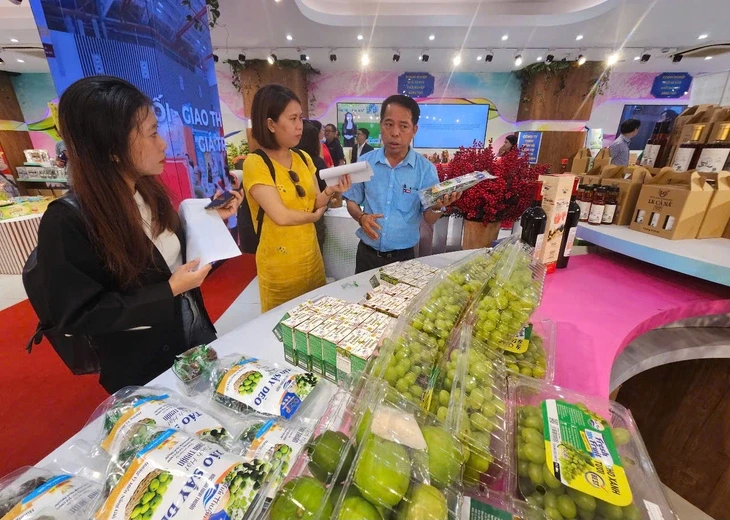 Ninh Thuận mang đặc sản đến TP.HCM 'chào hàng', tìm kiếm đối tác