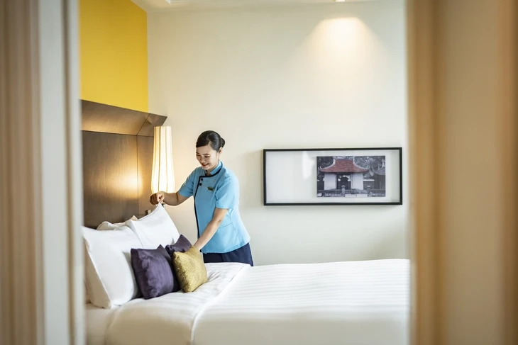 Hút thuốc trong phòng khách sạn: cảnh báo cháy nệm hay chuyện bé xé ra to?