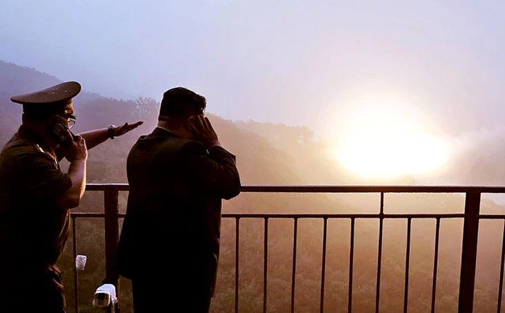 Phát triển động cơ tên lửa, ông Kim Jong Un tuyên bố đạt 'đỉnh cao chiến lược'