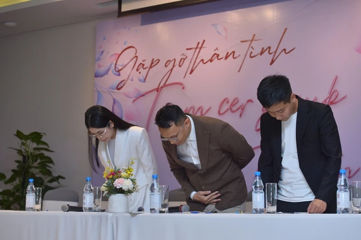 Quang Linh Vlogs xin lỗi, tuyên bố sẽ dừng livestream bán hàng thời gian dài