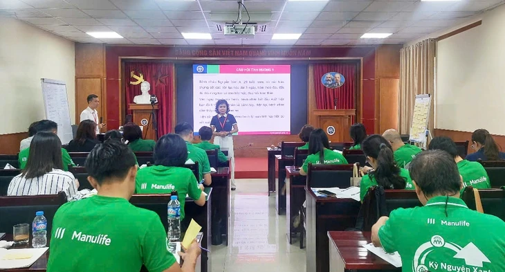 Manulife khởi động chuỗi đào tạo kiến thức về y tế cộng đồng cho tư vấn viên