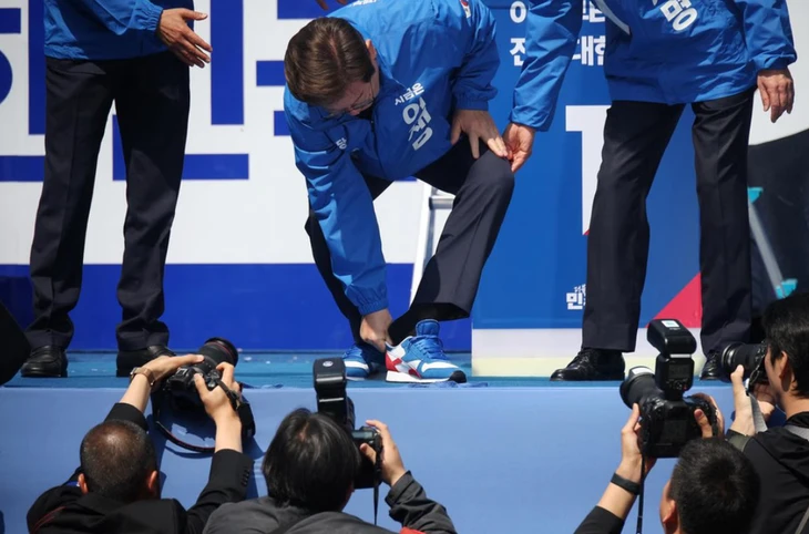 Giày Reebok của ông Lee Jae Myung - cơn sốt thời trang mới, cháy hàng trong đêm