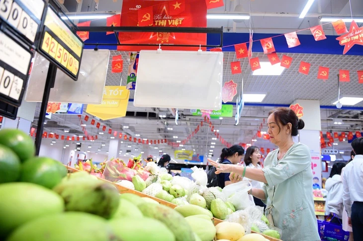 Tám thập kỷ kinh tế Việt Nam: Từ đói nghèo, chiến tranh đến khát vọng phép màu Đông Á mới