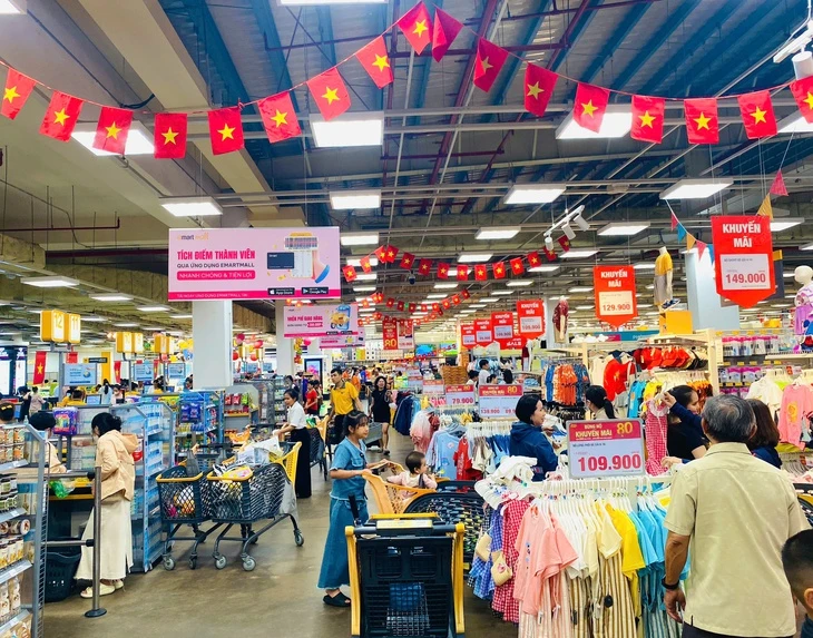 Hàng khuyến mãi hút khách, nhiều điểm vui chơi, mua sắm kỳ vọng 'bùng nổ' vào ngày 2-9
