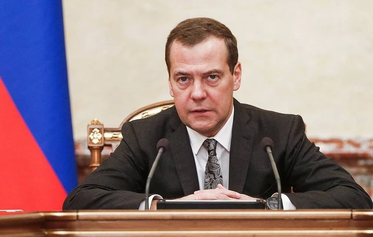 Ông Medvedev: 'Ukraine phải trả lại tài sản Nga bằng lãnh thổ'