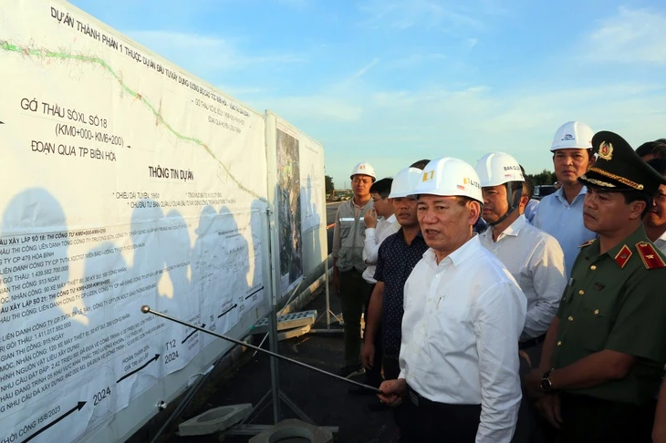 Phó thủ tướng Hồ Đức Phớc kiểm tra hai dự án cao tốc qua Đồng Nai