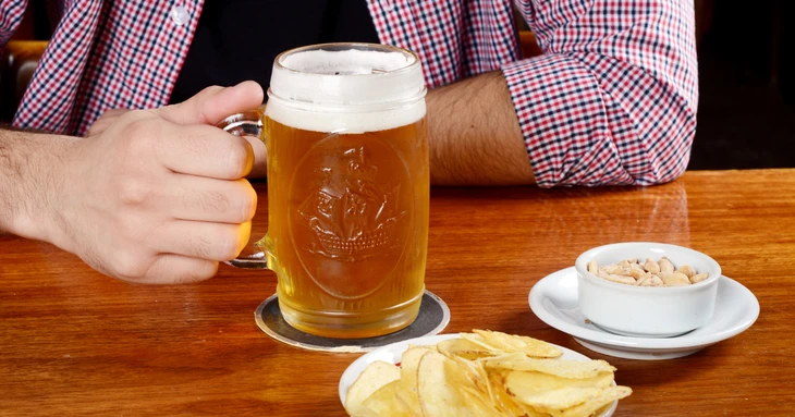 Rối loạn tiêu hóa sau uống bia, chớ chủ quan