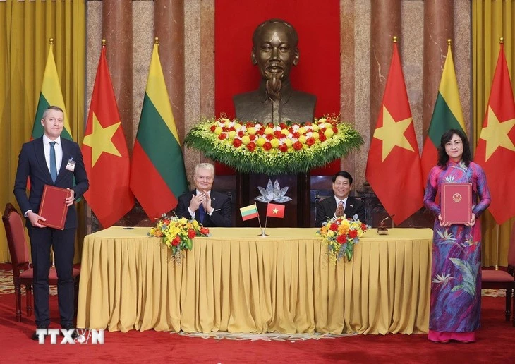 Việt Nam và Lithuania ký văn kiện hợp tác về năng lượng, tài chính, nông nghiệp