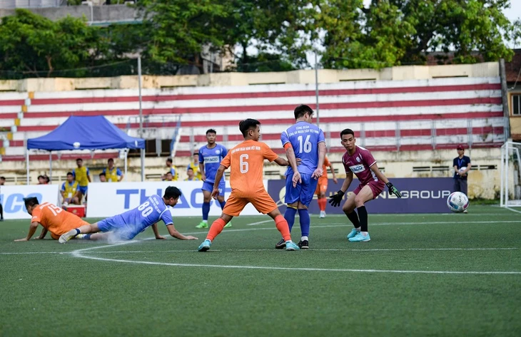 Thủ thành Phạm Thanh Tùng - Người hùng của Công đoàn Công an nhân dân