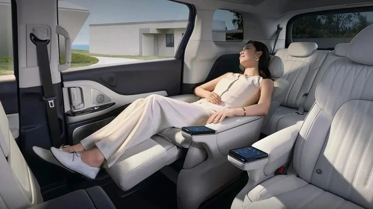 Ghế ngả lưng sắp bị cấm trên ô tô, hết thời 'xe chủ tịch'?